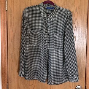 Woman’s houndstooth blouse